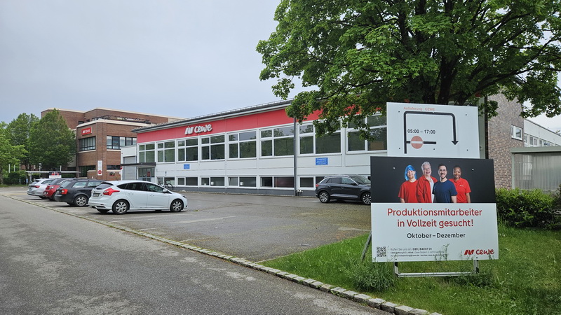 Nach längerer Planung war es endlich soweit: die Fotofreunde Wiggensbach besuchten am 15. Mai 2024 den CEWE-Produktionsstandort in München-Germering Nach längerer Planung war es endlich soweit: die Fotofreunde Wiggensbach besuchten am 15. Mai 2024 den CEWE-Produktionsstandort in München-Germering