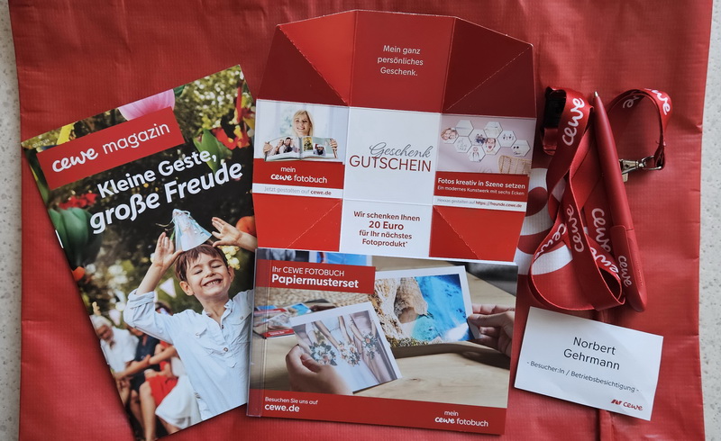 Vielen Dank an Frau Friebe und das CEWE-Team für die tolle Betriebsführung, Softwareschulung und die Abschlussgeschenke. Vielen Dank an Frau Friebe und das CEWE-Team für die tolle Betriebsführung, Softwareschulung und die Abschlussgeschenke.