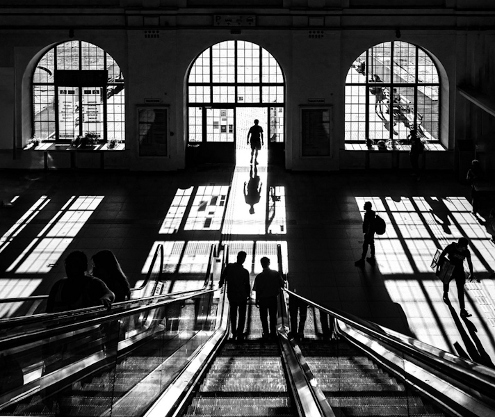 Margarete Uhlich - Im Bahnhof Margarete Uhlich - Im Bahnhof